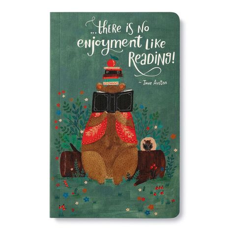 Text: „...there is no enjoyment like reading!“ - Jane Austen. Illustration eines Bären mit Buch und Büchern auf dem Kopf.