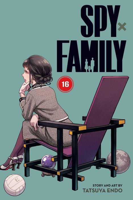 „SPY × FAMILY“, „16“, „STORY AND ART BY TATSUYA ENDO.“ Frau sitzt nachdenklich in einem Stuhl, mit Bällen am Boden.