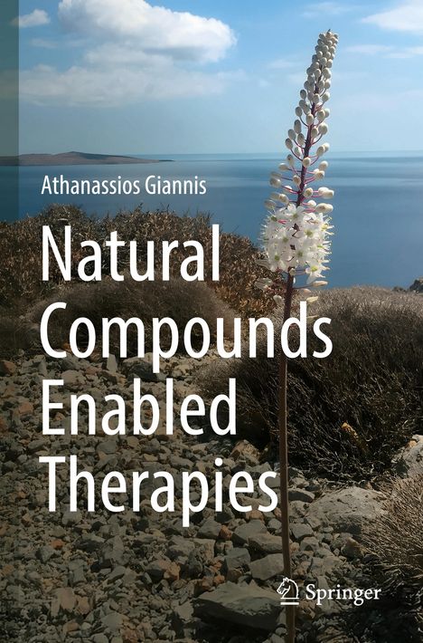 Text: „Athanassios Giannis. Natural Compounds Enabled Therapies.“ Eine einzelne weiße Blume am Meeresufer.