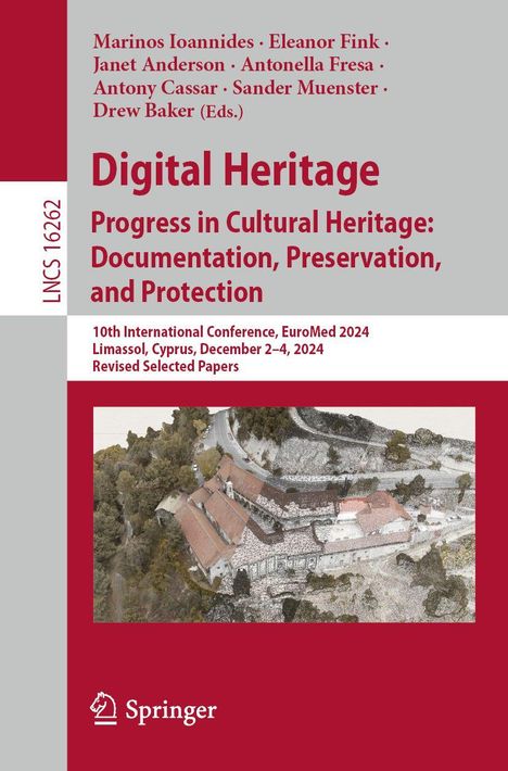Text: „Digital Heritage: Progress in Cultural Heritage: Documentation, Preservation, and Protection.” Bild: Luftaufnahme eines Gebäudekomplexes.