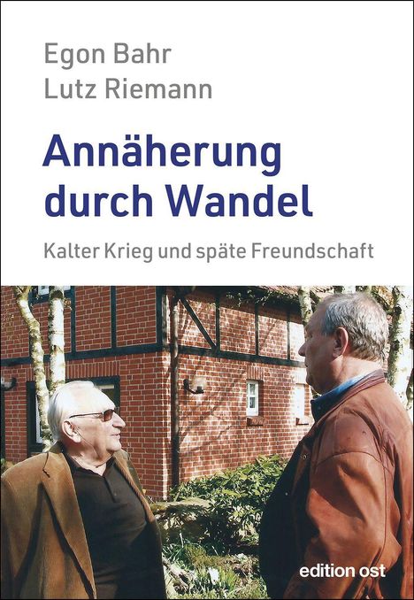 Egon Bahr: Annäherung durch Wandel, Buch