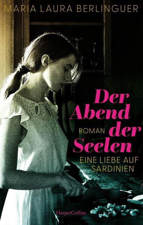 „Der Abend der Seelen. Roman. Eine Liebe auf Sardinien.“ Junge Frau im Profil in einem schwach beleuchteten Raum.