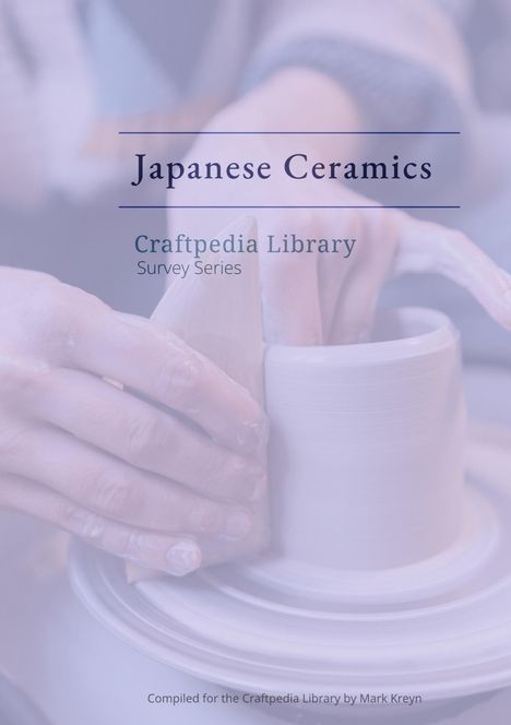 "Japanese Ceramics", "Craftpedia Library", "Survey Series". Hände töpfern mit Ton auf einer Drehscheibe.