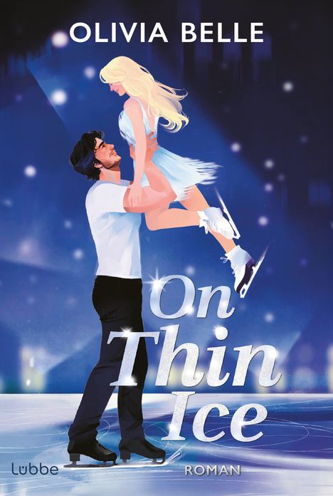 „Olivia Belle“, „On Thin Ice“, „Roman“. Ein Paar tanzt auf Schlittschuhen vor einem blauen Hintergrund.