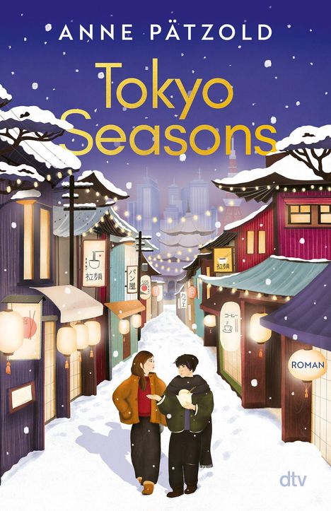 "Tokyo Seasons" prominent. Zwei Personen spazieren durch eine verschneite, festlich beleuchtete Straße, japanische Schriftzeichen auf Schildern.