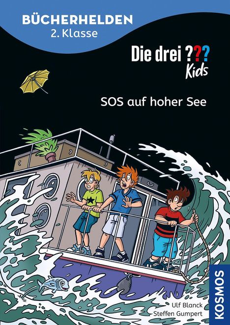 "DIE DREI ??? Kids: SOS auf hoher See." Drei Kinder auf einem kippenden Boot in stürmischer See, besorgt blickend.