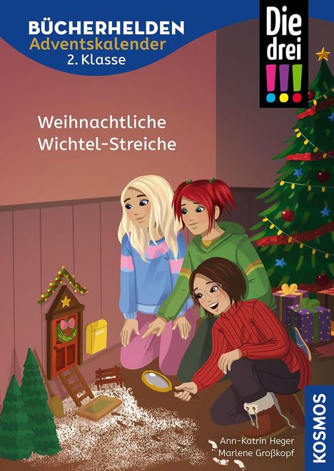 Texte: "Bücherhelden Adventskalender 2. Klasse", "Weihnachtliche Wichtel-Streiche". Illustration dreier Mädchen neben einem Tannenbaum.