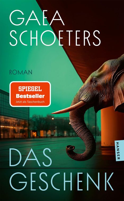 Text: Gaea Schoeters, "Das Geschenk", Roman, SPIEGEL Bestseller. Ein Elefant unter einem modernen Gebäude in Dämmerlicht.