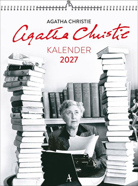 Titel: "Agatha Christie Kalender 2027". Eine Frau mit Schreibmaschine, umgeben von Bücherstapeln.