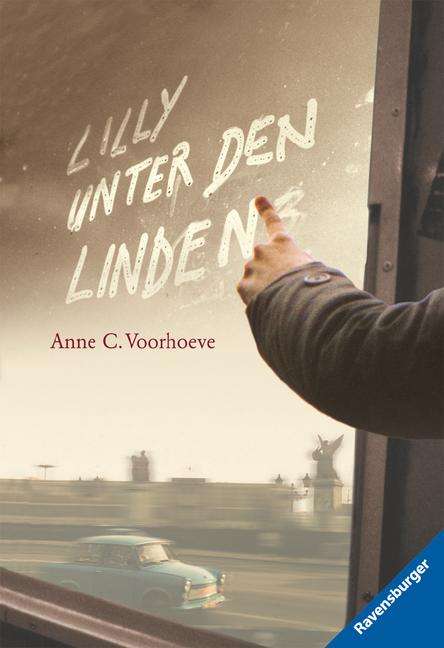 Anne Ch. Voorhoeve: Voorhoeve, A: Lilly unter den Linden, Buch
