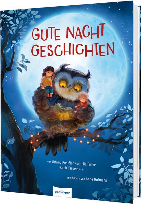 Titel: "GUTE NACHT GESCHICHTEN". Eine Eule mit Kindern auf einem Ast im Mondschein liest ein Buch.