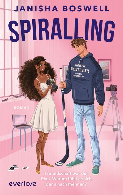 „Janisha Boswell - Spiralling“, „Freundschaft war der Plan. Warum fühlt es sich dann nach mehr an?“ Eine Frau mit Kamera, ein Mann mit Hockeyschläger.
