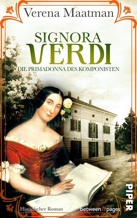 "Signora Verdi: Die Primadonna des Komponisten" von Verena Maatman zeigt eine Frau in rotem Kleid vor einem Haus.