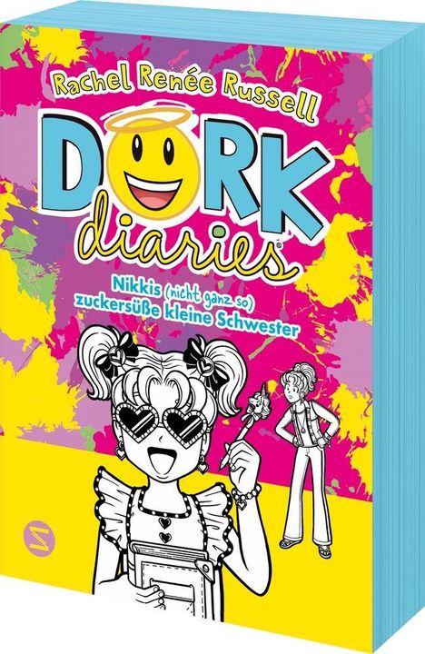 Titel: Dork Diaries. Nikkis (nicht ganz so) zuckersüße kleine Schwester. Illustration: Mädchen mit Herzbrille und Lutscher.