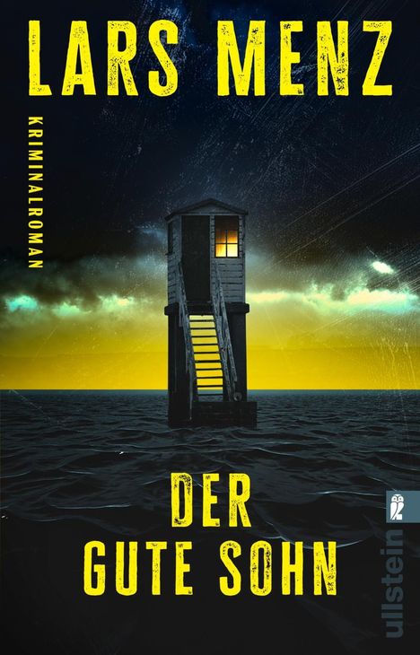 „Lars Menz“, „Kriminalroman“, „Der Gute Sohn“. Ein Leuchtturm steht im dunklen Meer, im Hintergrund ein gelber Himmel.