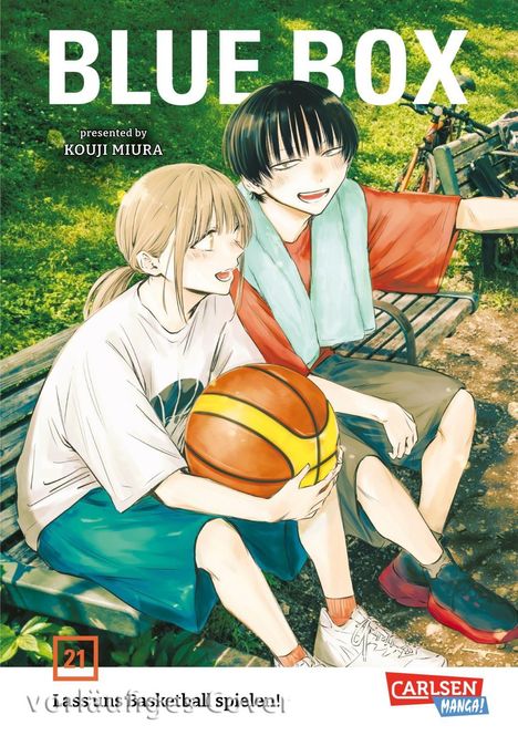 "BLUE BOX", "presented by KOUJI MIURA", "Lass uns Basketball spielen!", "Carlsen Manga" Logo. Zwei lächelnde Jugendliche.