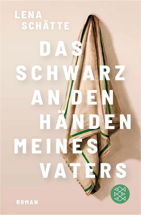 Titel: "Das Schwarz an den Händen meines Vaters". Ein Stoff hängt an der Wand, links grüner Rand, unten grünes Logo.