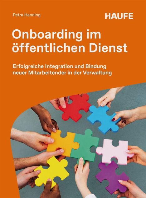 Titel: "Onboarding im öffentlichen Dienst". Hände halten bunte Puzzleteile.