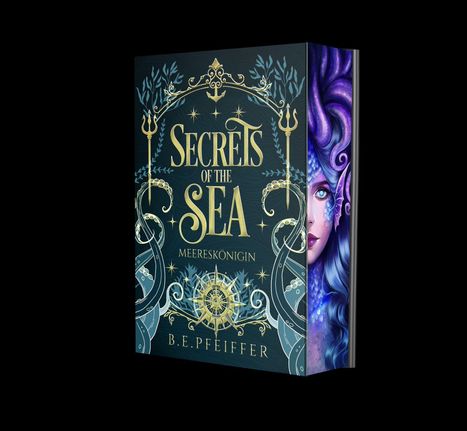 "SECRETS OF THE SEA MEERESKÖNIGIN B. E. Pfeiffer" in kunstvoller Schrift, mit einer halb verdeckten Meerjungfrau.