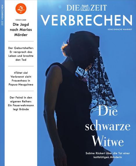Texte: Die Jagd nach Marias Mörder, Die schwarze Witwe. Frau im Profil mit schwarzer Spitze vor blauem Hintergrund.