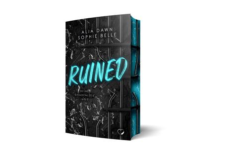 „RUINED: Deine gnadenlose Jagd“ in türkis auf dunklem, gesplittertem Hintergrund mit Struktur und Herzsymbol unten.