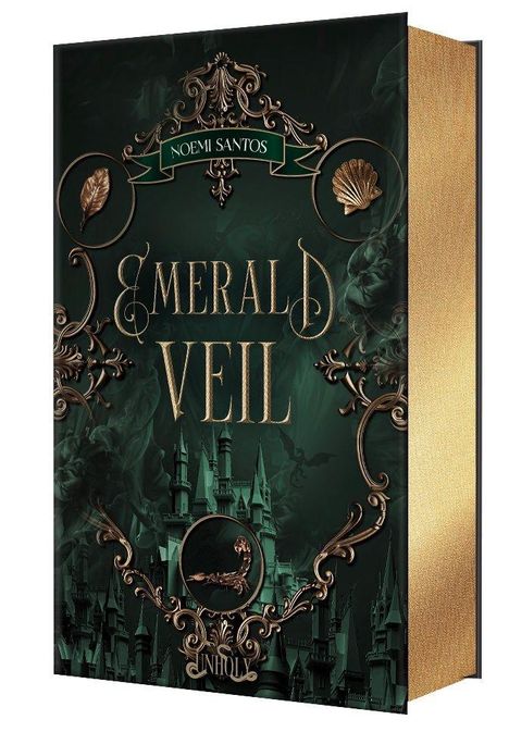 "Noemi Santos, Emerald Veil" steht in kunstvoller Schrift. Hintergrund: ein mystisch gestaltetes Schloss mit Verzierungen.