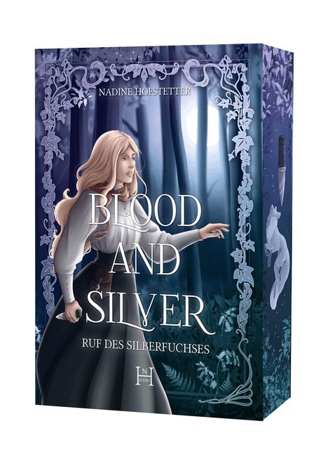"BLOOD AND SILVER" - Ruf des Silberfuchses. Frau mit langem Haar im Wald, hält Dolch. Mondlicht, dekorative Rahmen.