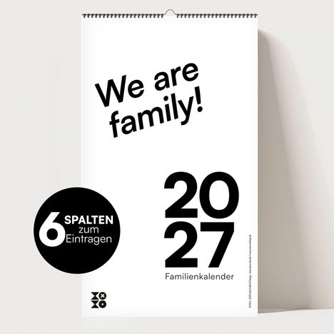 "We are family!", "6 SPALTEN zum Eintragen", "2027 Familienkalender". Schlichtes Design mit Spiralbindung oben.