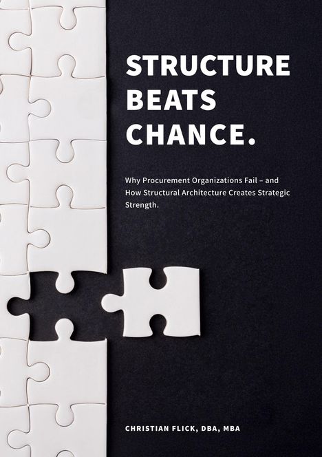 Text: "STRUCTURE BEATS CHANCE." Weißer Puzzlehintergrund links, fehlendes Puzzleteil auf schwarzem Grund rechts.