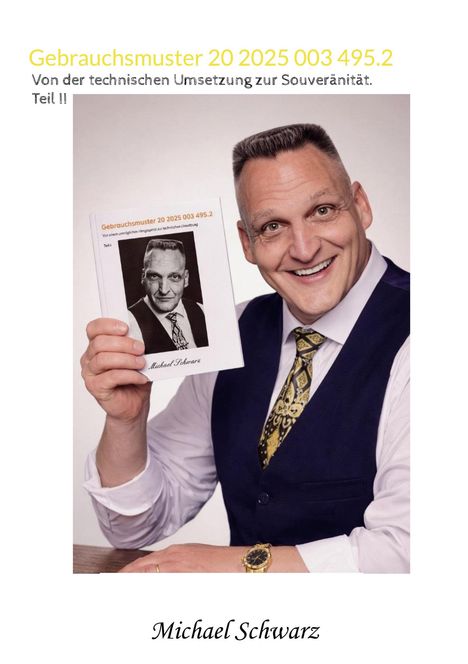 Ein lächelnder Mann in Anzug hält ein Buch mit seinem Porträt und dem Text "Gebrauchsmuster...".