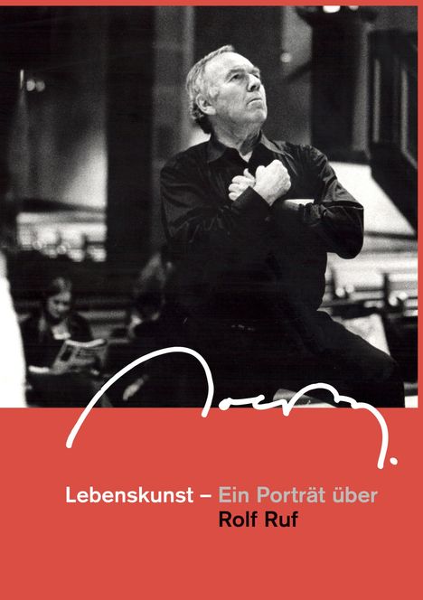 Lebenskunst – Ein Porträt über Rolf Ruf. Eine schwarz-weiße Fotografie eines nachdenklichen Mannes im Raum.