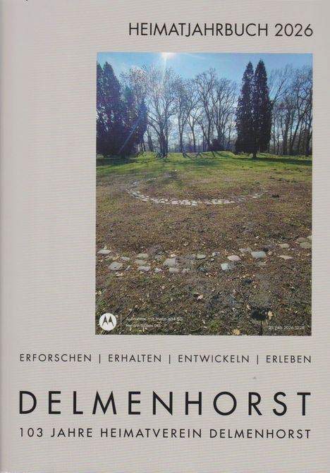 Heimatjahrbuch 2026, Delmenhorst, 103 Jahre Heimatverein Delmenhorst. Foto von grasbewachsener Waldlichtung.