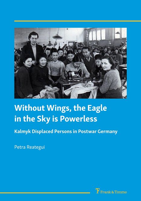 Titel: "Without Wings, the Eagle in the Sky is Powerless". Schwarzweißfoto einer Gruppe in einer Werkstatt.