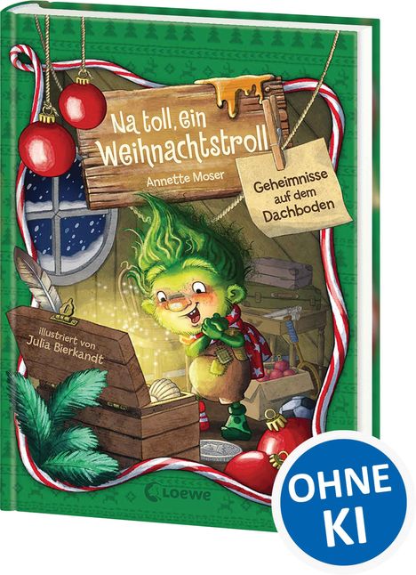 Das Cover zeigt einen grünen Troll, der vor einer offenen Holzkiste im Dachboden steht.
