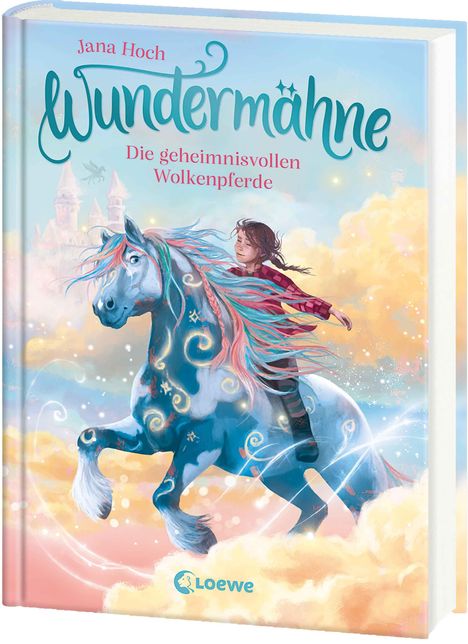 „Jana Hoch, Wundermähne, Die geheimnisvollen Wolkenpferde“, Illustration eines Mädchens auf einem magischen, blauen Pferd.