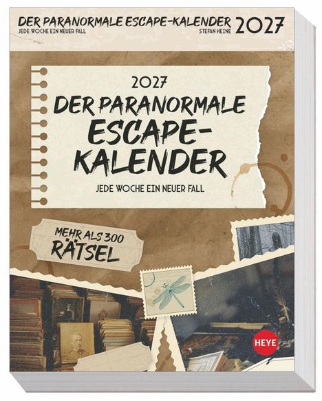 "2027 Der Paranormale Escape-Kalender. Jede Woche ein neuer Fall. Mehr als 300 Rätsel." Hintergrund: Alte Fotos, Stempel.