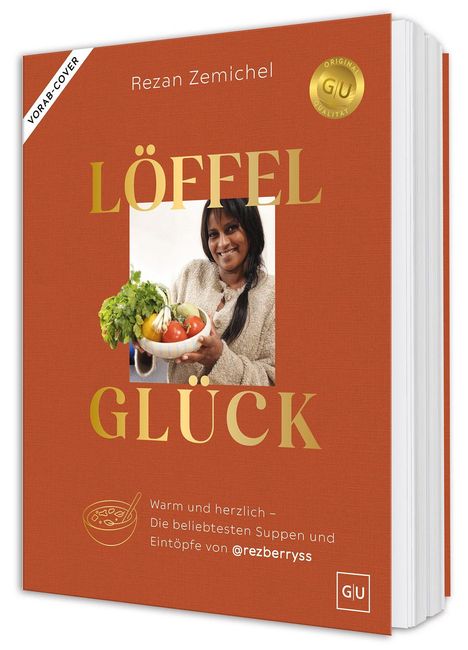 Text: "Löffel Glück. Warm und herzlich – Die beliebtesten Suppen und Eintöpfe von @rezberryss." Frau mit Gemüse.