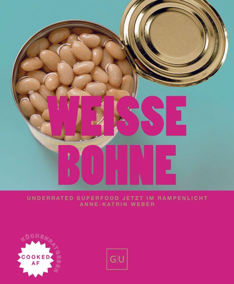 Weisse Bohne, Underrated Superfood jetzt im Rampenlicht, Anne-Katrin Weber. Offene Dose mit weißen Bohnen auf blauem Hintergrund.