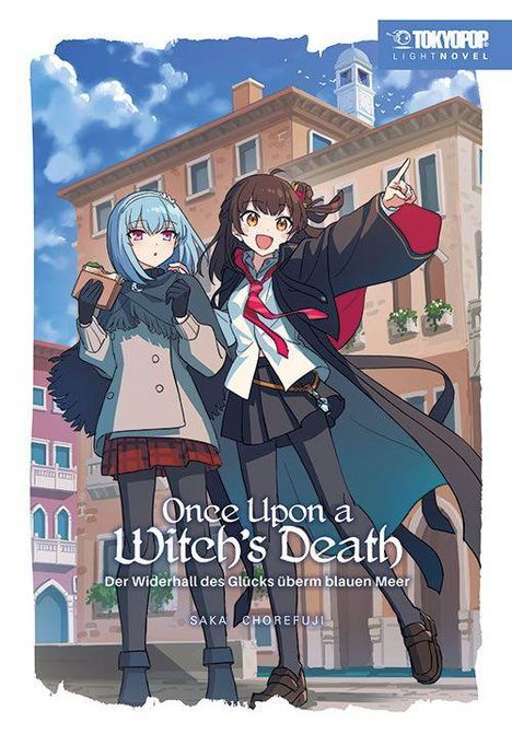 "Once Upon a Witch’s Death. Der Widerhall des Glücks überm blauen Meer." Zwei Figuren in Schuluniformen vor Gebäuden.