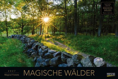 „Magische Wälder“, 2027, ein Pfad durch einen sonnenbeschienenen, grünen Wald mit einer Steinmauer.