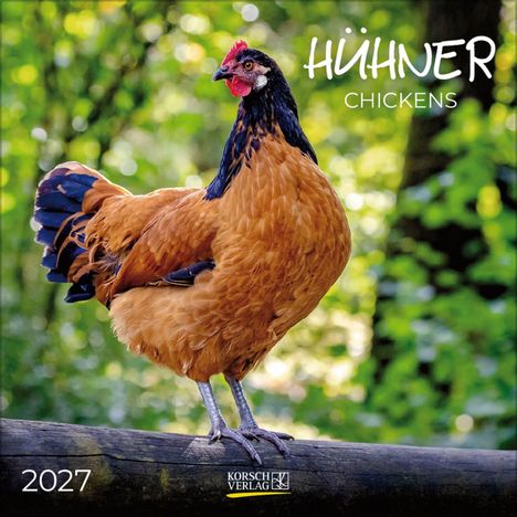 "HÜHNER CHICKENS 2027" und Logo. Ein Huhn steht auf einem Baumstamm, umgeben von grünem Hintergrund.