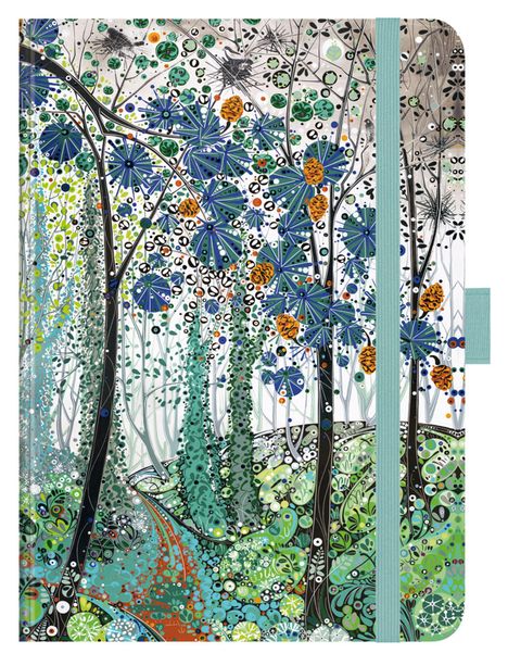 Logo: KEITH MISCHER. Stilisiertes, buntes Waldmotiv mit abstrakten blauen und grünen Blättern.