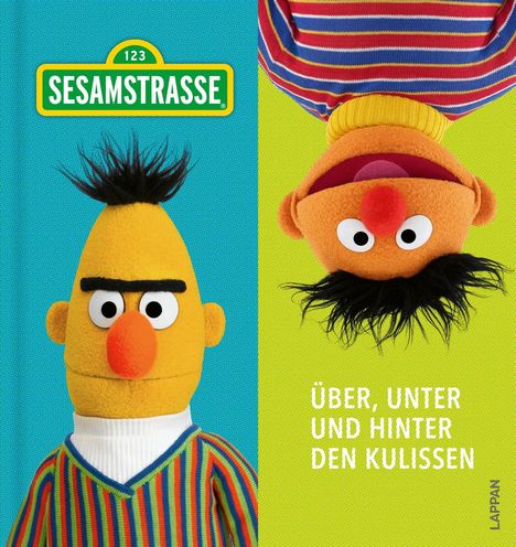 "SESAMSTRASSE", "ÜBER, UNTER UND HINTER DEN KULISSEN". Links: Figur mit senkrechtem Haar. Rechts: Figur kopfüber.