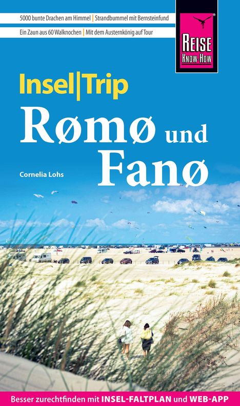 "Insel|Trip Rømø und Fanø" steht groß auf blauem Hintergrund. Unten sind zwei Personen am Strand.