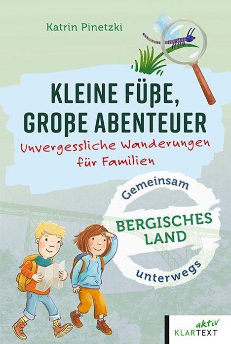 Titel: "Kleine Füße, große Abenteuer". Untertitel: "Unvergessliche Wanderungen für Familien". Illustration: Kinder mit Rucksack.
