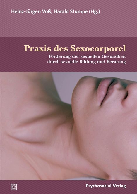 „Praxis des Sexocorporel“, Förderung sexueller Gesundheit. Nahaufnahme eines entspannten Gesichts im Profil.