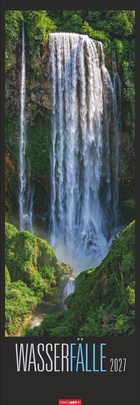 "Wasserfälle 2027" steht über einem majestätischen Wasserfall, umgeben von grüner Vegetation.