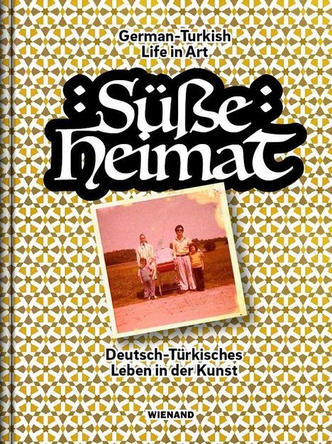 "Süße Heimat", "German-Turkish Life in Art", "Deutsch-Türkisches Leben in der Kunst", retro Foto, geometrisches Muster.