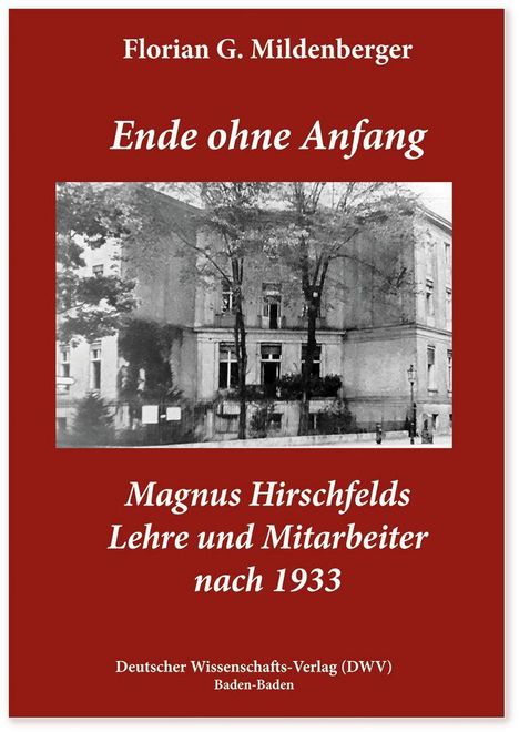 "Ende ohne Anfang" von Florian G. Mildenberger. Historisches Foto einer Gebäudefassade, umrahmt von Bäumen.