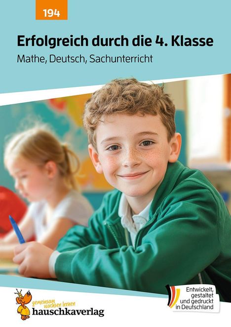 "Erfolgreich durch die 4. Klasse. Mathe, Deutsch, Sachunterricht. Ein Junge lächelt, ein Mädchen schreibt im Hintergrund."